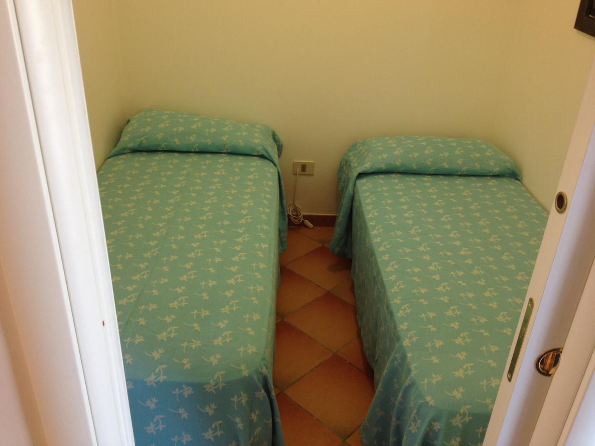 Villa Al Mare Baia Emiri Mazzaforno เชฟาลู ภายนอก รูปภาพ